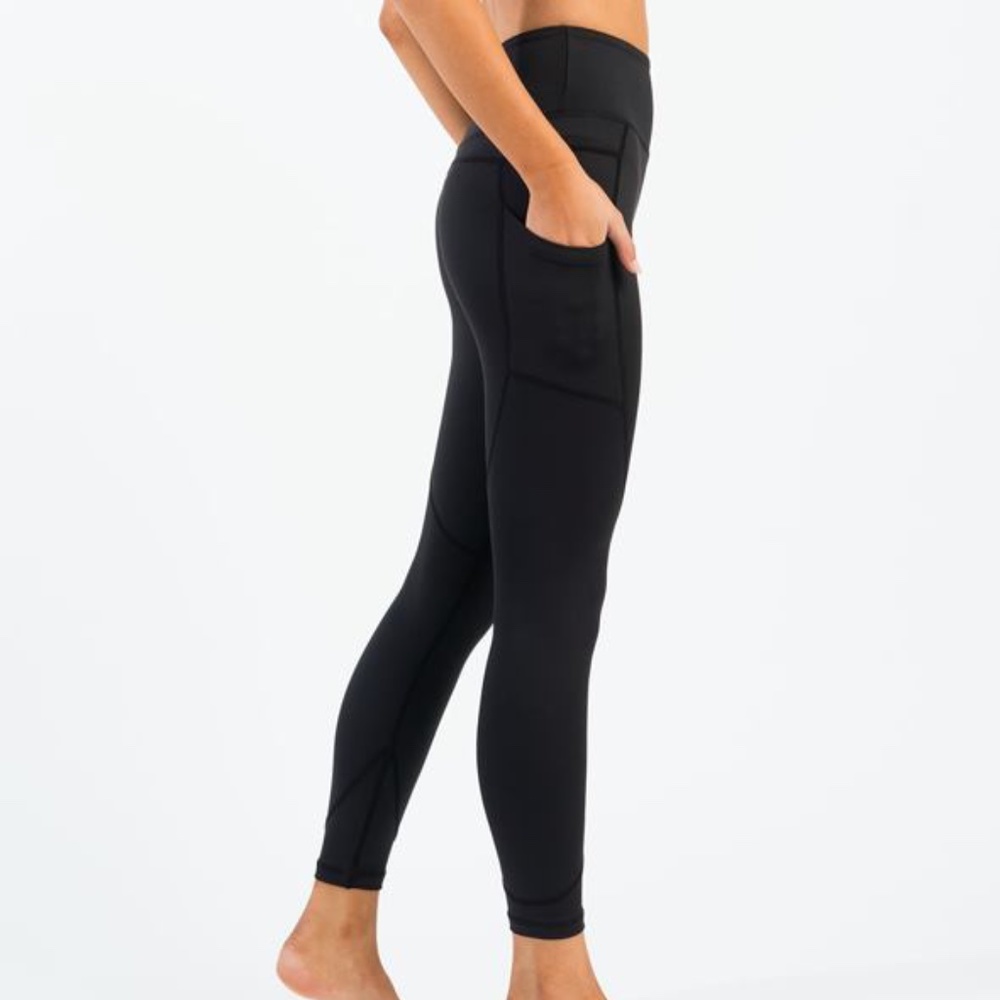 ZYIA Black Pocket Light n Tight Hi-Rise Legging